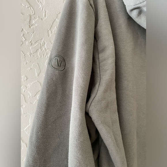 Vuori Men’s XL hoodie. VGUC. Grey-green color. - Picture 5 of 9